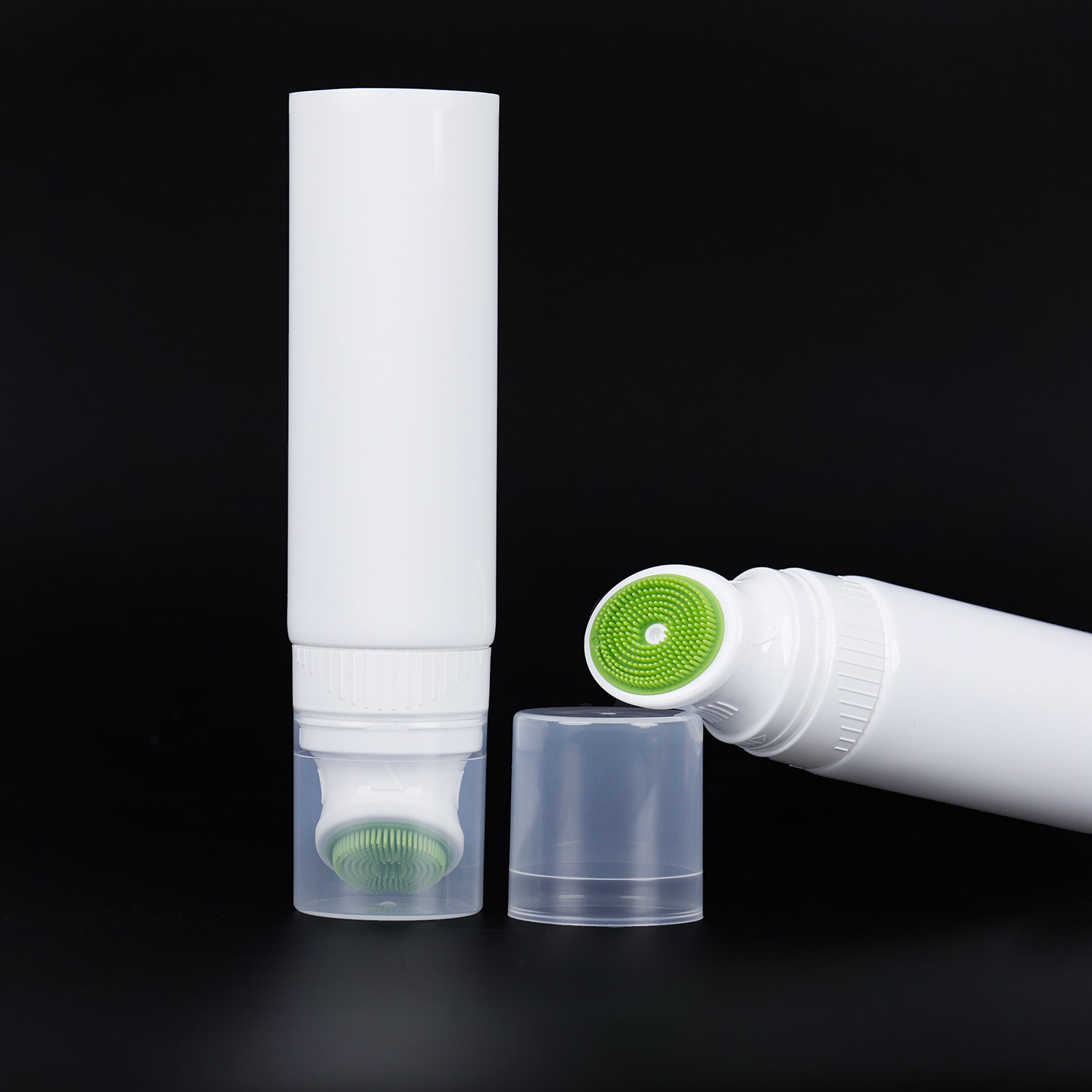 Removable Plastic Cosmetic Tube with Silicone Brush Applicator for Facial Cleanser/Body Lotion