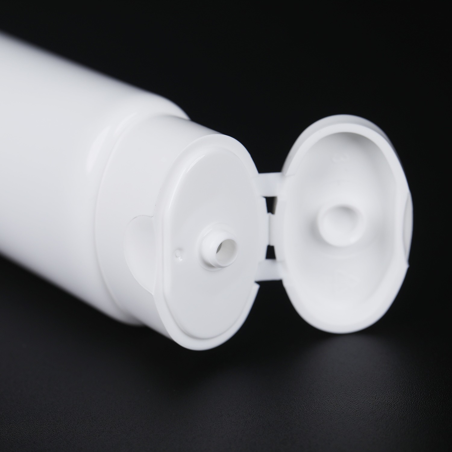 Factory Customized Printing Plastic Soft Touch Squeeze Tube for Cosmetic Packaging