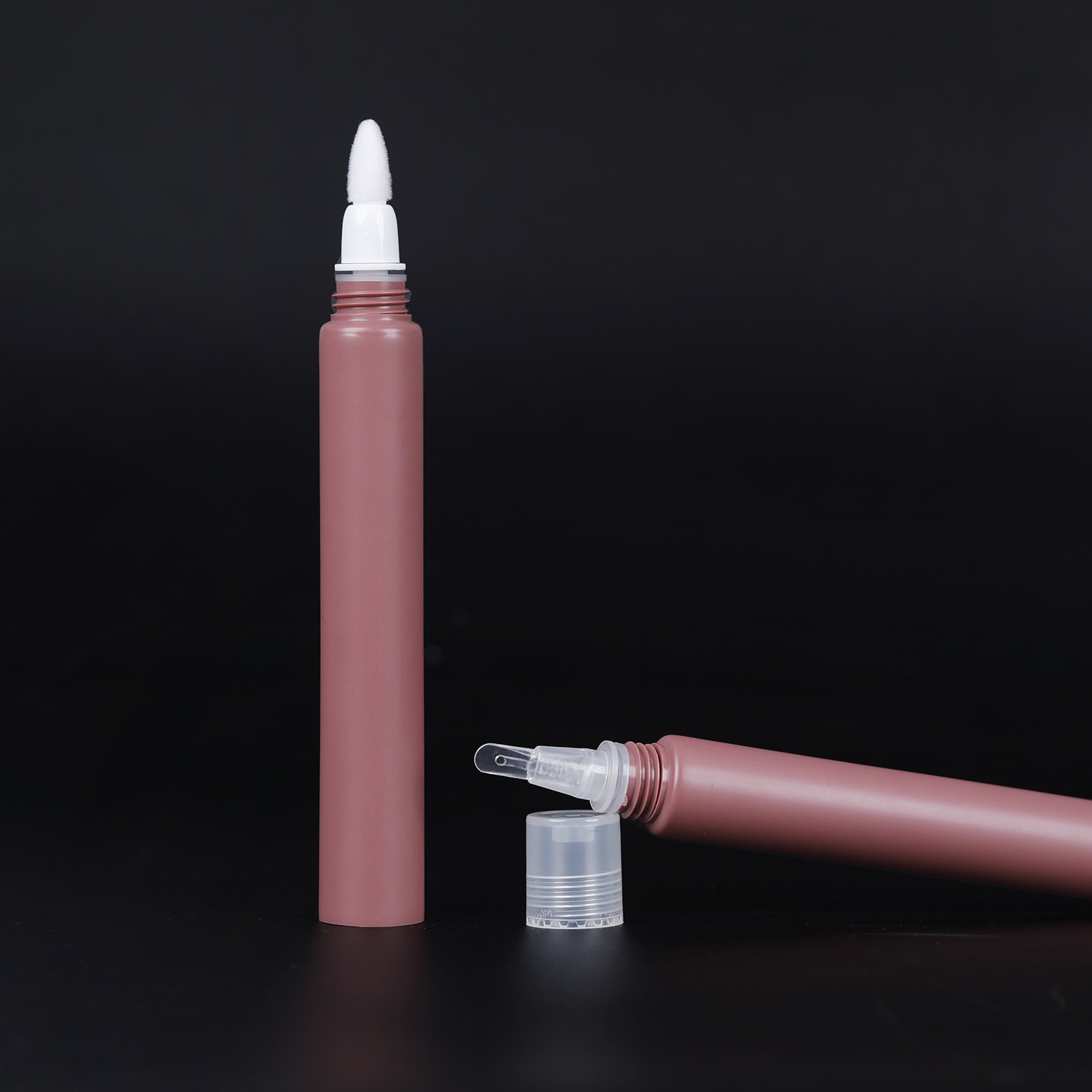 Wholesale Plastic Squeeze Tube Custom Cosmetic Long Nozzle Eye Cream Tube Packaging