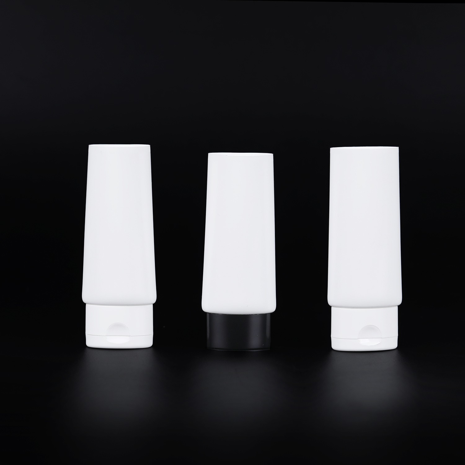 Custom Made Plastic LDPE White Cosmetic Face Cleansing Tube with Black Lid